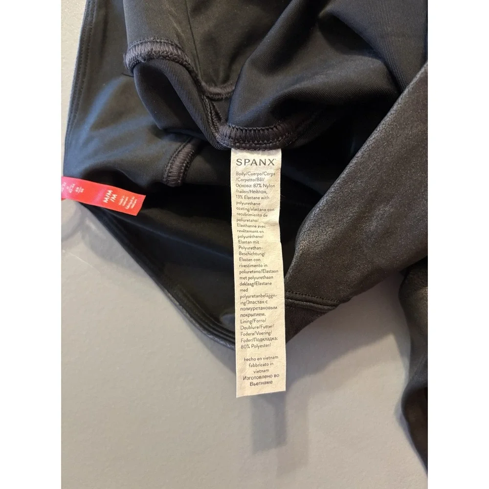 Spanx Black Faux‎ Leather Mid Rise Leggings Sz M 2437
